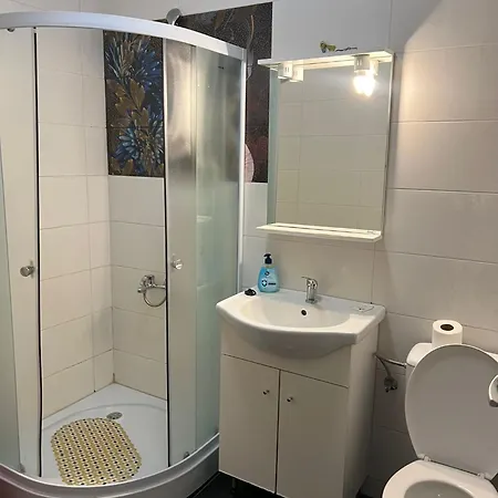 Simona S Makerel Navodari