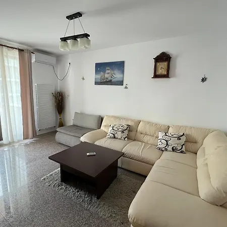 Simona S Makerel Apartment Navodari